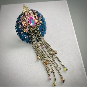 Brooch vntg style